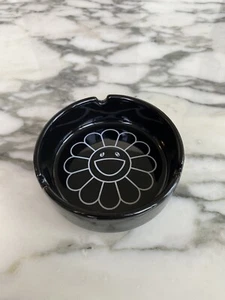 Cenicero de flores Takashi Murakami X Complexcon Kaikaiki edición limitada Murikami - Imagen 1 de 2
