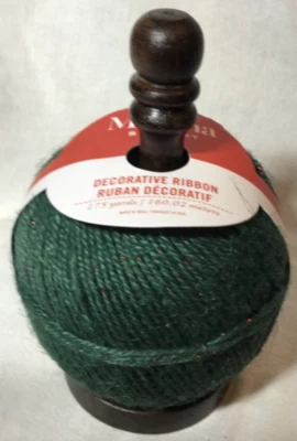 Martha Stewart CINTA DECORATIVA EN CARRETE DE MADERA VERDE ROJO 175 YARDAS NUEVA CON ETIQUETAS Foto 1 de 4