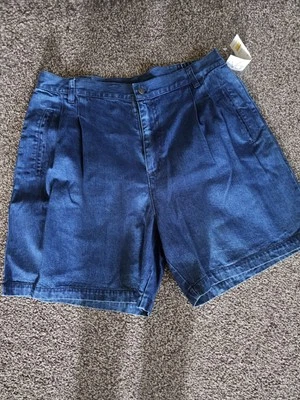 Vanderbilt Women's Bermuda Shorts Size 18W NWT Pockets Zip Button Pleats - Image 1 of 2