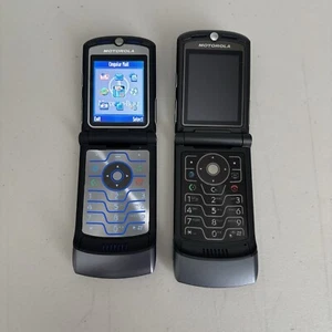 Vintage Motorola RAZR Flip Phone Gray Retro Cingular/AT&T Lot of 2 Read* - Picture 1 of 20