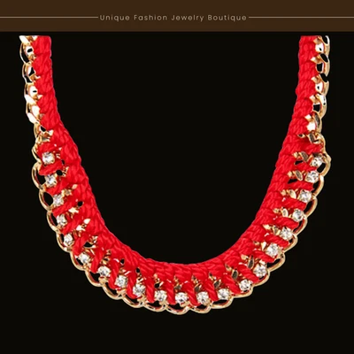 Collar de ganchillo rojo-naranja GUESS cadena dorada estilo “London Meets Ibiza” Foto 1 de 4