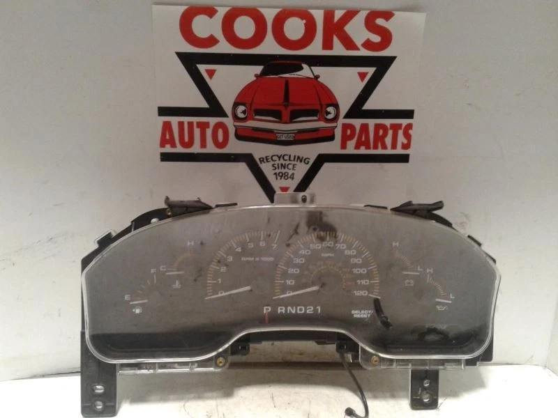 Cuadro de instrumentos velocímetro 2003 03 Ford Expedition 225 k Foto 1 de 4