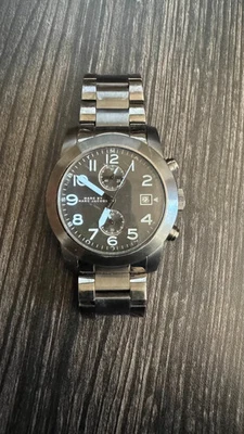 larry cronógrafo esfera gris oscuro chapado en iones reloj para hombre mbm5031 Foto 1 de 3