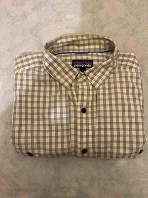 Patagonia Shirt Men’s Size Large Sol Patrol Vented Logo Fishing Plaid Stripe - Image 1 of 4
