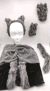 Disfraz de lobo gris cosplay 7-8 adulto mediano con capa forrada negra de 32" - Imagen 1 de 18