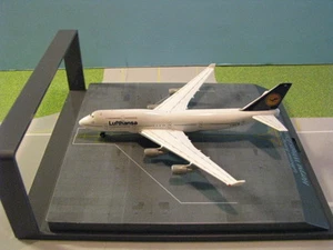 HERPA WINGS LUFTHANSA ""BERLÍN"" 747-400 CON VITRINA ESCALA 1:500 DIECAST - Imagen 1 de 8