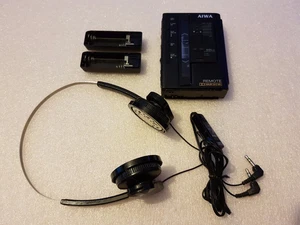 Aiwa HS-PX101 Stereo Cassette Player Rare Vintage Dolby + Aiwa HP-MR1 Headphones - Picture 1 of 12