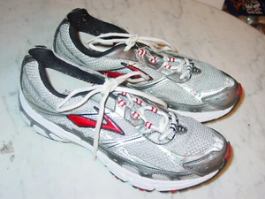 Mens Brooks Switch 4 1100831D646 Black/Silver/Red Running Shoes! Size 10.5 - Picture 1 of 12