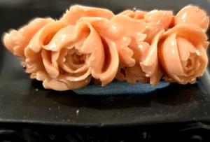 Japanische antike Lachskoralle handgeschnitzte Rosen Anstecknadel/Obidome/Anhänger/Brosche 2 Zoll - Bild 1 von 17