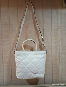 WHITE GUESS PURSE 100% PU LEATHER - Picture 1 of 3