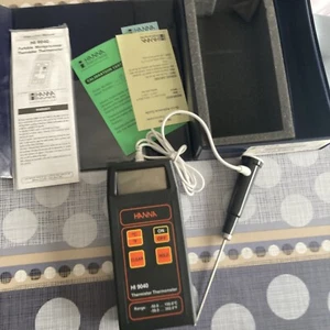 Hanna Portable Microprocessor Thermocouple Thermometer In Case - Picture 1 of 9