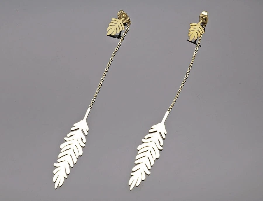 Pendientes largos de cadena de oro de plumas acero inoxidable acero quirúrgico regalo vendedor del Reino Unido Foto 1 de 1