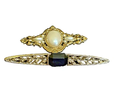 2 broches prendedores vintage de 1928 perla sintética y barra Lucite tono dorado de 2" y 3" de ancho Foto 1 de 4