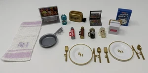 Lote de accesorios para casa de muñecas Rainbow High platos tostadores tazas toalla sartén china - Imagen 1 de 2