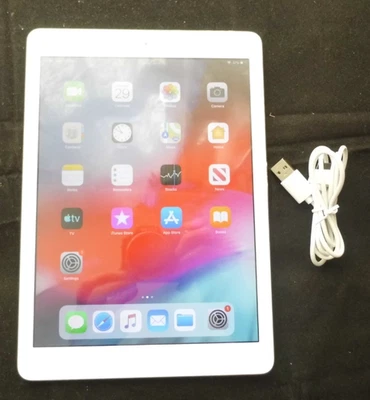 Apple iPadAir A1474  Wi-Fi 64GB - Image 1 of 4