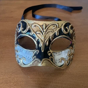 Maschera mascherata Pier 1 dipinta a mano nero bianco oro decorazione parete Made in Italy - Foto 1 di 6