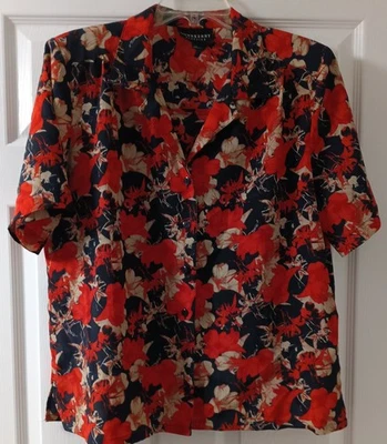 Blusa De Colección Donnkenny Roja y Multicolor Floral Manga Corta Abotonada Talla L Foto 1 de 4