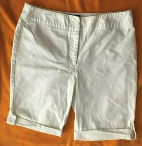 METRO STYLE White STRETCH Woman Shorts 28" Waist -10" Inseam - Size 8 - Picture 1 of 3