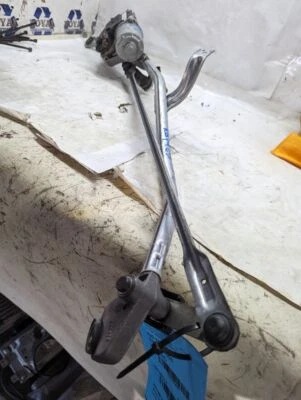 2010 - 2020 MERCEDES BENZ E300 E CLASS WIPER MOTOR      - Image 1 of 4