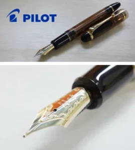 Pilot Namiki CUSTOM 823 tipo stantuffo marrone trasparente pennino medio FKK-3MRP-BN-M - Foto 1 di 18