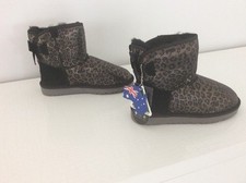 OZLANA SHEEPSKIN UGG BOOTS. BRAND NEW WITH TAGS. SIZE 4UK / 36 EURO.