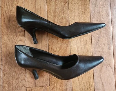 Zapatos de salón East 5th para mujer talla 8 marrón tacón de 3" cuero punta superior apenas usados Foto 1 de 4