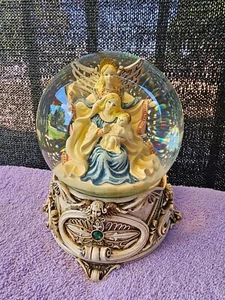 Holiday Home Musical Water globe Play Silent Night Angels Mary Jesus Snow Globe - Picture 1 of 7