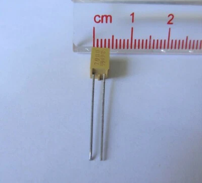 1 pc 1uF, 40V, Tantalum Capacitor by Vishay.....SA3-3A2 - Image 1 of 3
