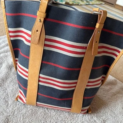 Bolso de Mano Burberry Color Azul Marino Mujer Accesorio JPN LTD Colección Original VHT Foto 1 de 4