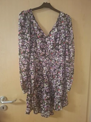 NEU! - Amisu - toller, leichter Jumpsuit - kurz - Blumen - lila - Gr. 38 - Bild 1 von 3