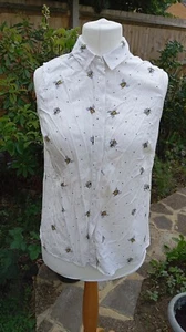 SIZE UK 16 TU WOMAN BUMBLE BEE PRINT SLEEVELESS BUTTON UP SHIRT WORKWEAR SUMMER - Picture 1 of 17