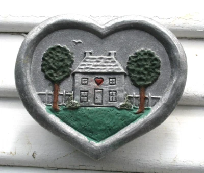 Llamador de puerta de casa vintage Carson con corazón de peltre Foto 1 de 4
