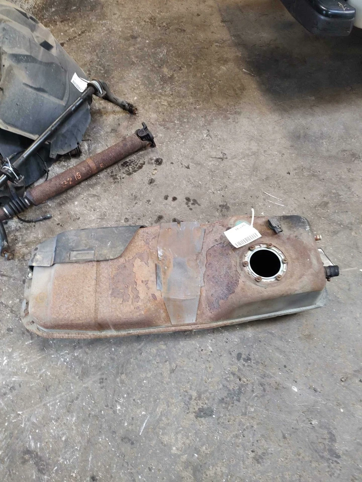 Топливный бак в сборе 1998 - 2001 Ford Explorer Sport 2Dr от оригинального производителя F87Z9002MA - Изображение 1 из 3