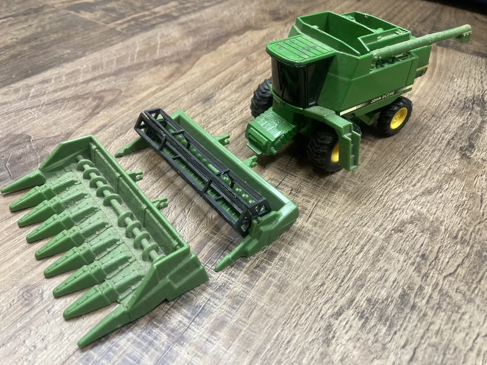 Ertl Farm Machines JOHN DEERE COMBINE Replica  1/64 Diecast  90s Great Shape - Image 1 of 4