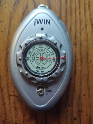 Radio AM/FM portátil jWin JX-M3 Foto 1 de 2