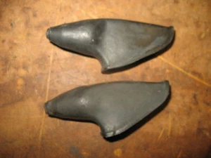 78 SUZUKI SP370 SP 370 CLUTCH BRAKE LEVER COVERS - Picture 1 of 5