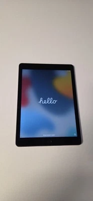 iPad iPad 32GB 6th Generation Wi-Fi- Model MR7F2B/A 17.7.10 - CLOO69 - Image 1 of 3