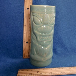 Taza Tiki Shonfeld's verde azulado usada en excelente estado taza de dientes dentados afilados piña colada tropical - Imagen 1 de 4