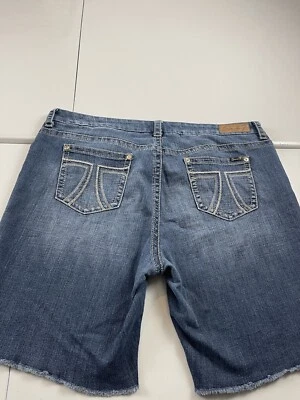 Seven7 Jean Shorts Women Size Plus 24 Luxe Blue Denim Embroidered Pockets - Image 1 of 4
