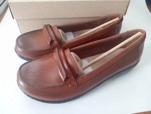 Mocasines sin cordones Clarks Collection Ashland Lily para mujer de 7,5 W de cuero tostado oscuro - Imagen 1 de 6