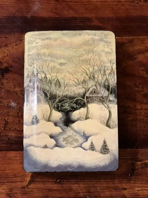 Caja de laca rusa pintada a mano escena de pueblo de invierno Fedoskino firmada de colección Foto 1 de 4