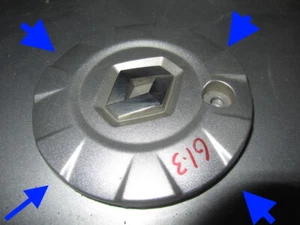 RENAULT CLIO SILVER SOLONIA WHEEL CENTRE CAP GENUINE ORIGINAL MK3 39k miles - Picture 1 of 10