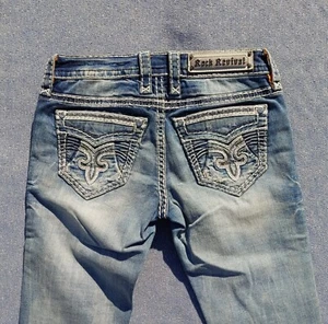 Pantalones de mezclilla Rock Revival azules para mujer RHIAN 26 ajustados tiro bajo pedrería 32" ins nuevos sin etiquetas - Imagen 1 de 15