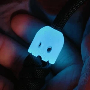 Cuchillo de Resina Cordón Cuentas Llavero Paracord Colgante Brillo en la Oscuridad Fantasma EDC - Imagen 1 de 6