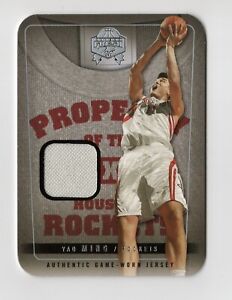 2004-05 Fleer Fresh Ink Yao Ming Game Used Worn Jersey Patch #/199 Rockets