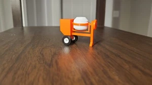 Mezcladora de concreto 12CF personalizada escala 1/50 posable en rojo - Imagen 1 de 6