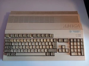Vintage Commodore Amiga A500 plus - UNIT ONLY - Untested - Afbeelding 1 van 7