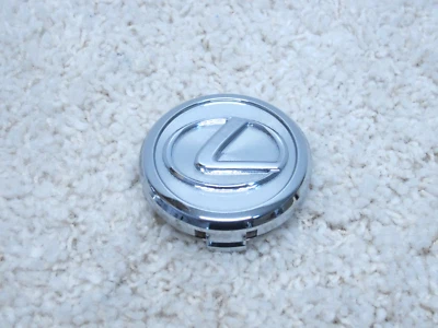LEXUS ES300, ES330, GS300, GS430 OEM WHEEL CHROME CENTER CAP 42603-AH010 #2F-12 - Image 1 of 2