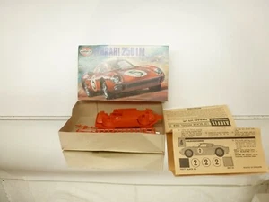 AIRFIX 3407-6 FERRARI 250 LM - RED 1:32 - UNBUILT KIT IN BOX - Imagen 1 de 8