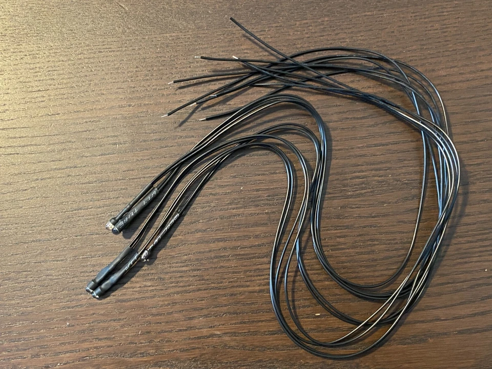 5 nuevas bombillas LED con cable Lámparas de 14v para receptores Yamaha cables de 4 mm de largo Foto 1 de 1